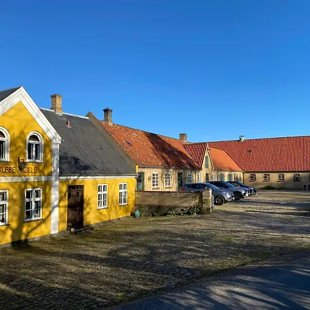 Grubbe Molle, Med Eget Kokken Og Bad 3* 福堡