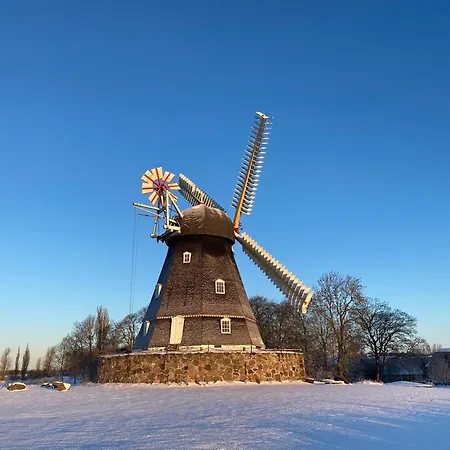 Grubbe Molle, Med Eget Kokken Og Bad 住宿加早餐酒店 福堡