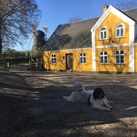 Grubbe Molle, Med Eget Kokken Og Bad 福堡