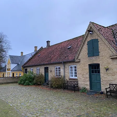 Grubbe Molle, Med Eget Kokken Og Bad 住宿加早餐酒店 3*