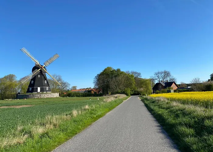 Grubbe Molle, Med Eget Kokken Og Bad 3* Fåborg