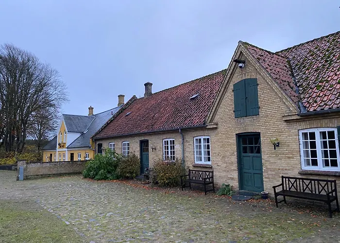 Grubbe Molle, Med Eget Kokken Og Bad Couette-café 3*